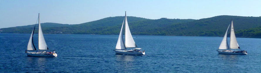 Segelboot am Wind am Tegernsee